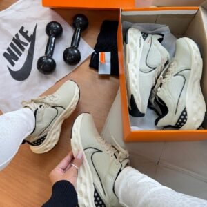 Tênis React Infinity Run 3 - Areia e Preto
